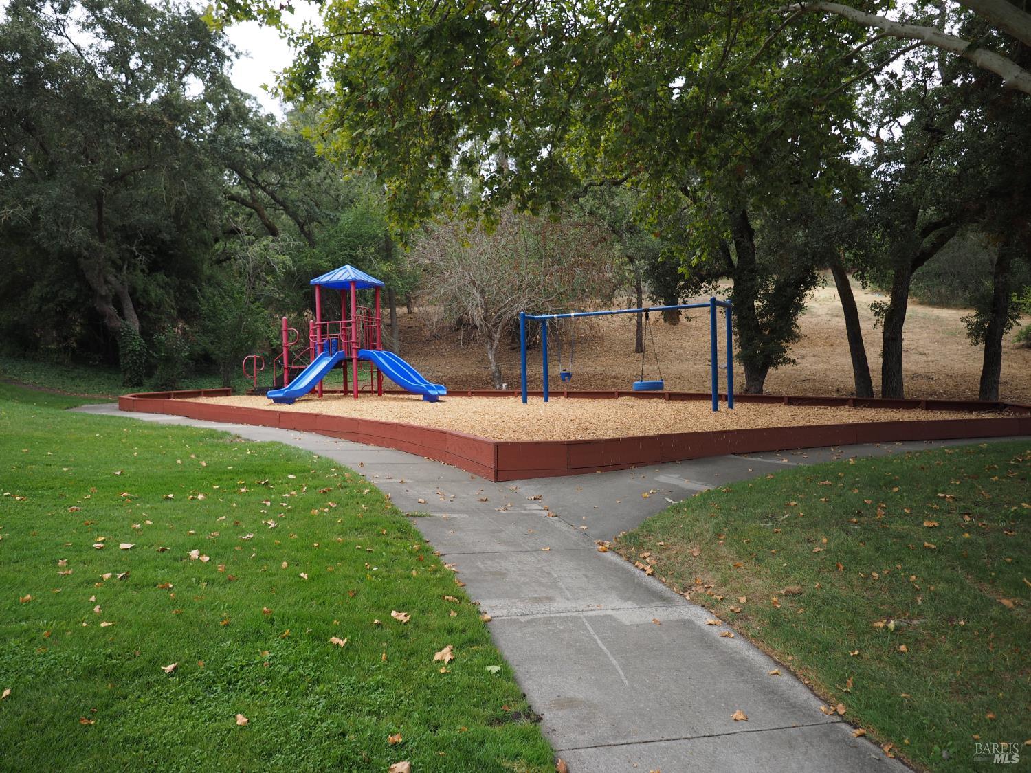 Detail Gallery Image 26 of 30 For 3113 Luna Ct, Santa Rosa,  CA 95405 - 3 Beds | 2/1 Baths