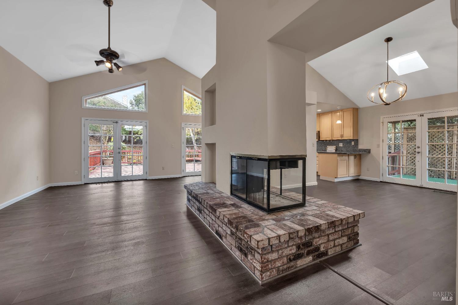 Detail Gallery Image 5 of 25 For 256 Honeydew Dr, Vallejo,  CA 94591 - 3 Beds | 2 Baths