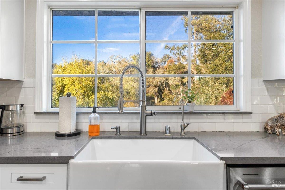 Detail Gallery Image 19 of 48 For 10465 Pelham Dr, Windsor,  CA 95492 - 3 Beds | 2 Baths