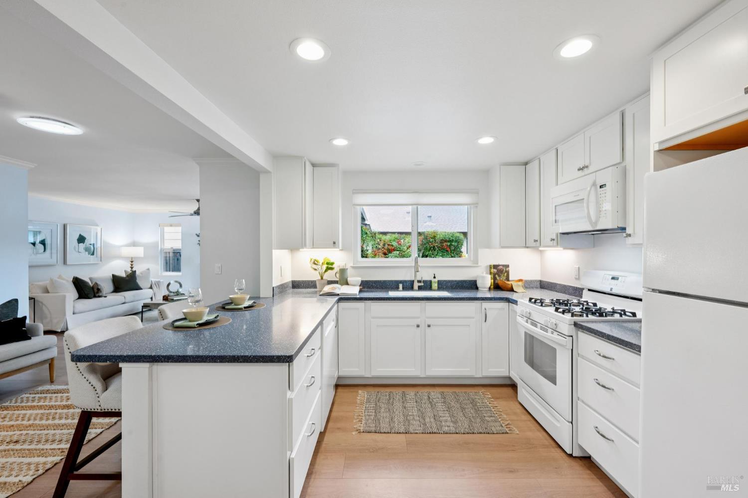 Detail Gallery Image 40 of 41 For 6550 Meadowridge Dr, Santa Rosa,  CA 95409 - 2 Beds | 2 Baths