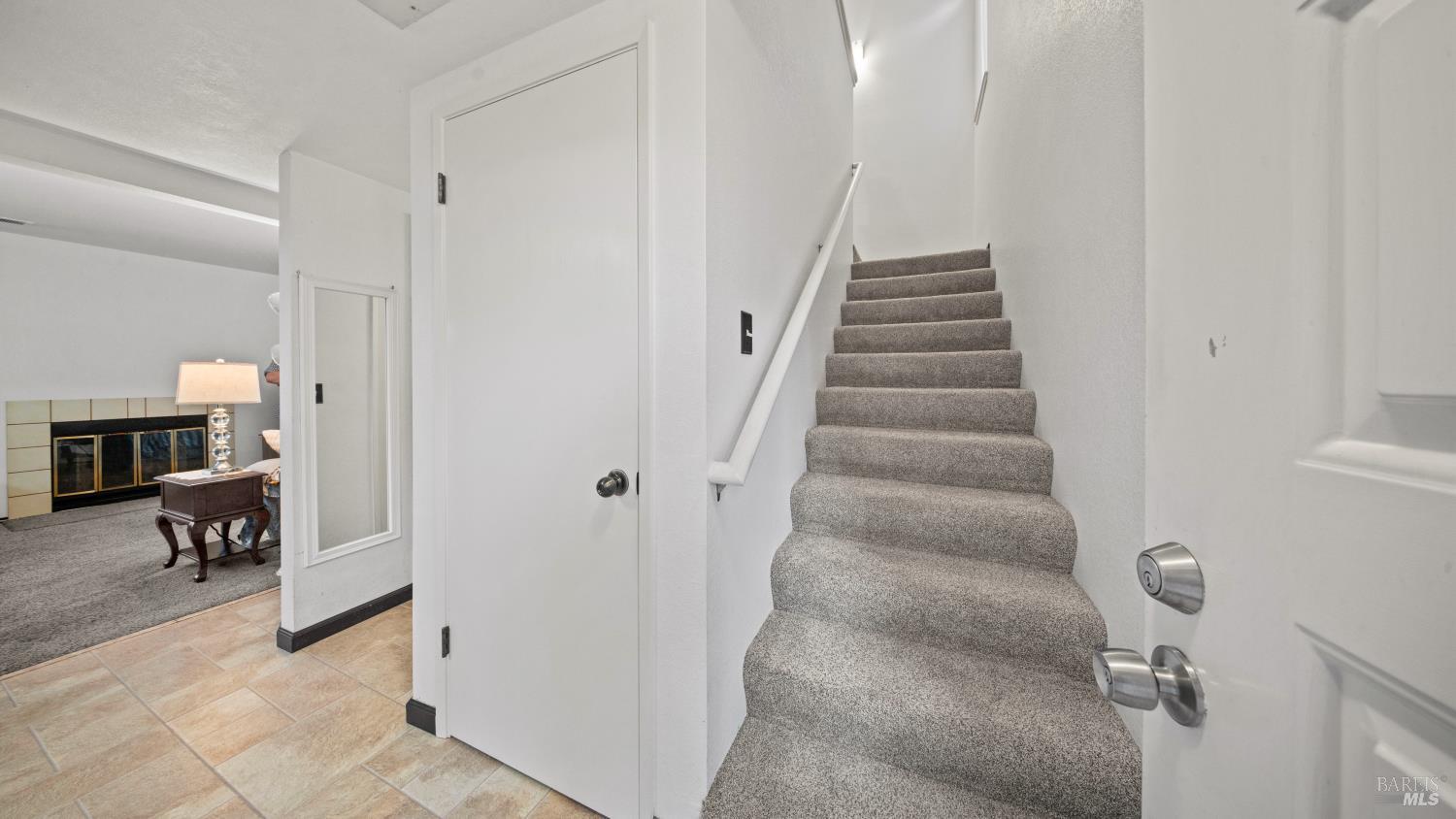 Detail Gallery Image 11 of 25 For 418 Occidental Cir, Santa Rosa,  CA 95401 - 3 Beds | 2/1 Baths