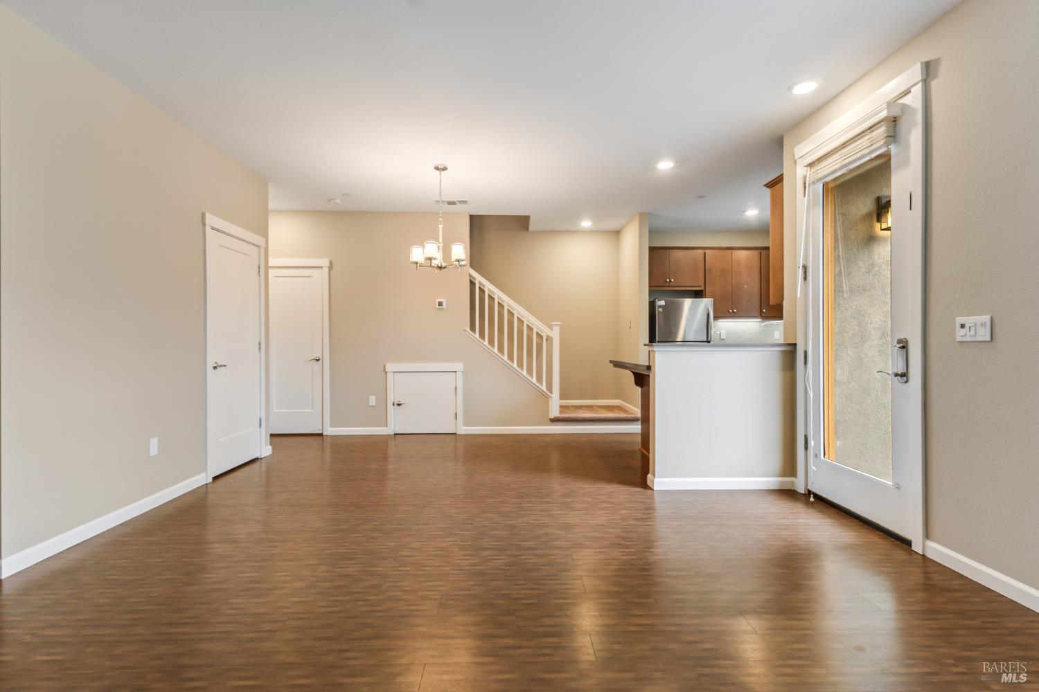 Detail Gallery Image 4 of 21 For 524 Blythewood Pl, Santa Rosa,  CA 95407 - 4 Beds | 2/1 Baths