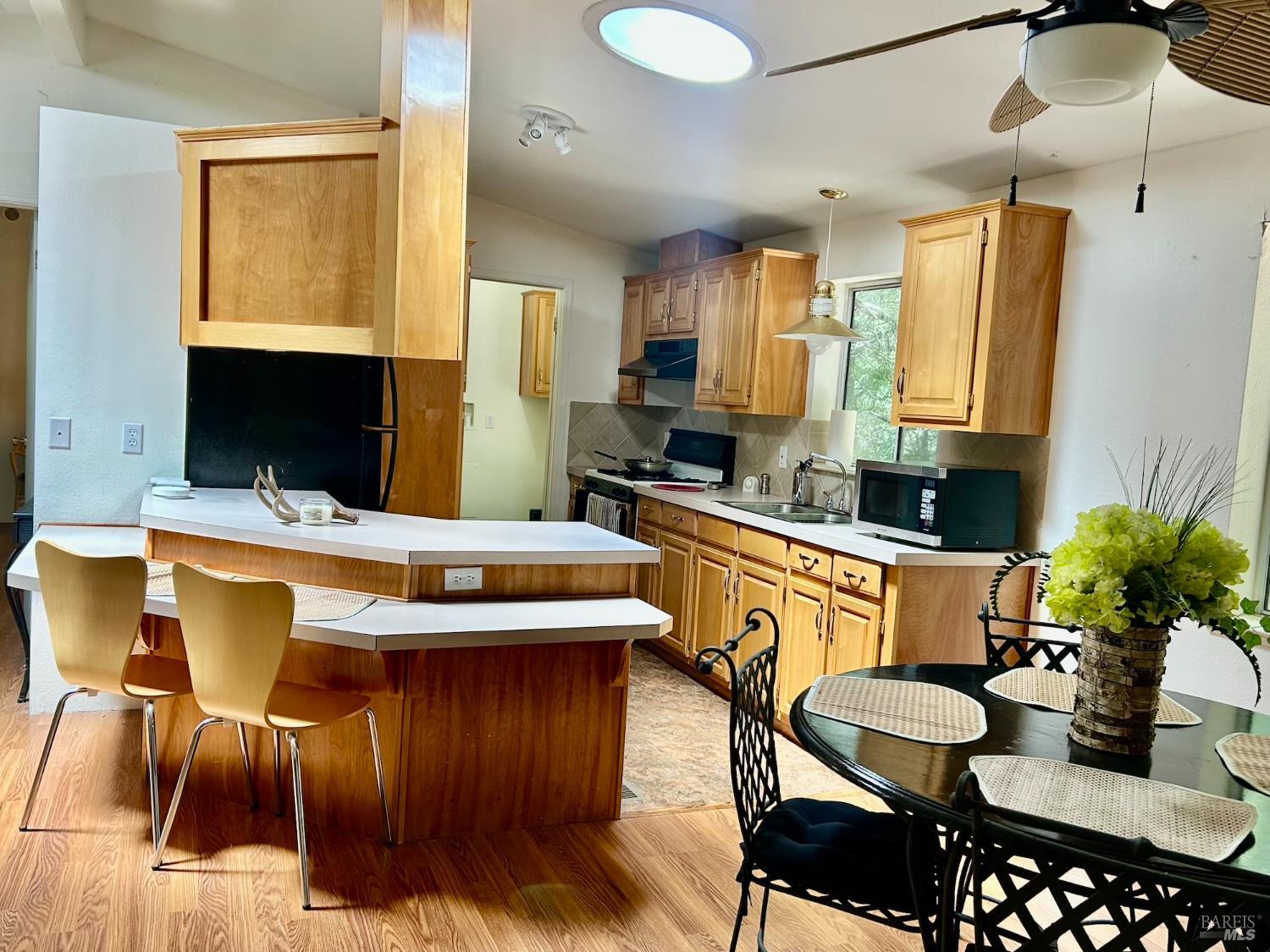 Detail Gallery Image 4 of 23 For 27122 Bear Dr, Willits,  CA 95490 - 3 Beds | 2 Baths