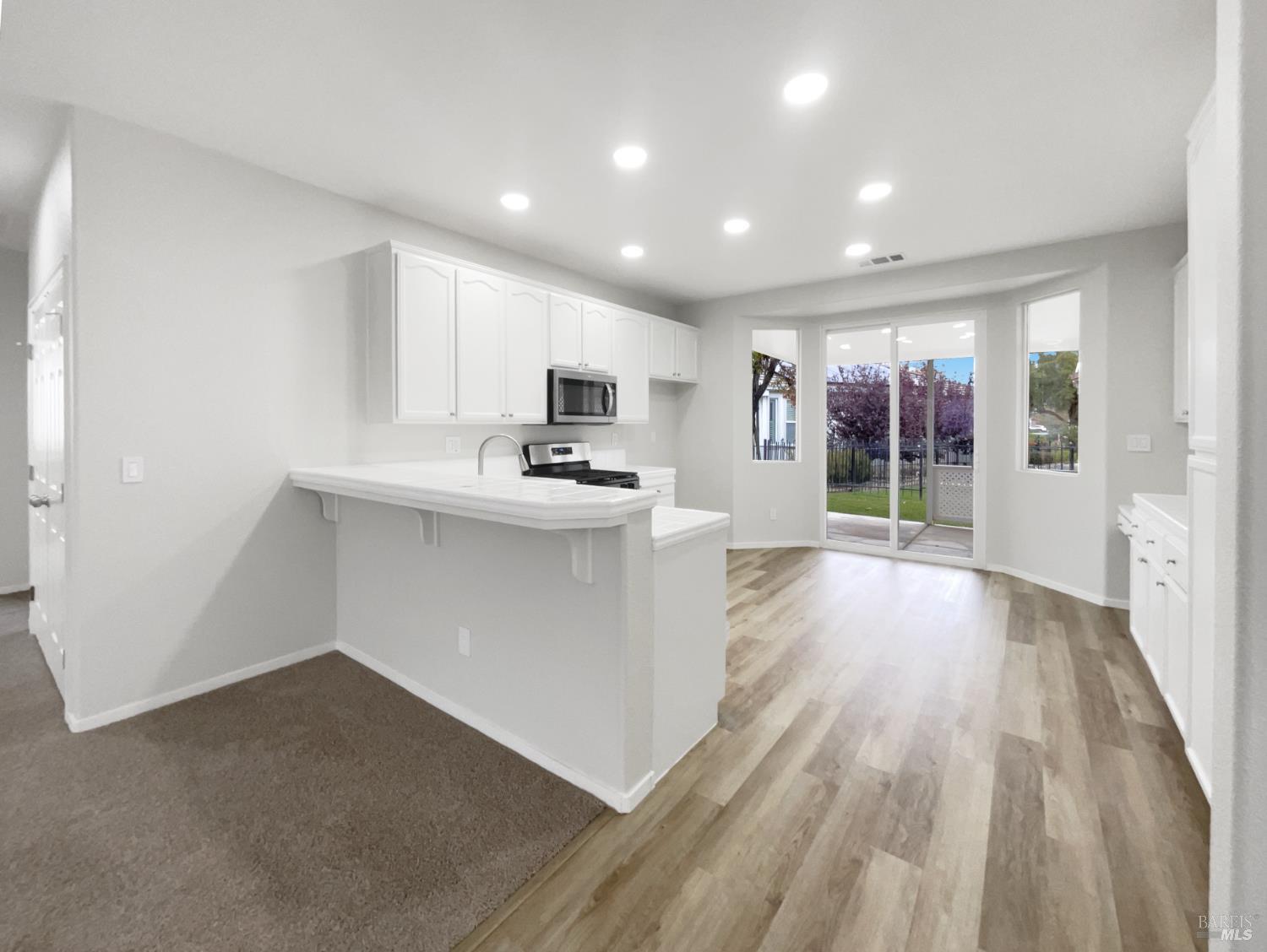 Detail Gallery Image 9 of 39 For 971 Bridgeport Way, Rio Vista,  CA 94571 - 2 Beds | 2 Baths