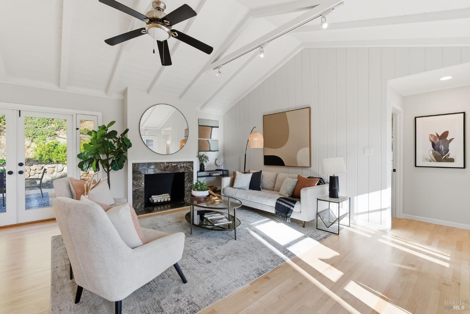 Detail Gallery Image 5 of 28 For 16 Edna Ct, Kentfield,  CA 94904 - 3 Beds | 2/1 Baths