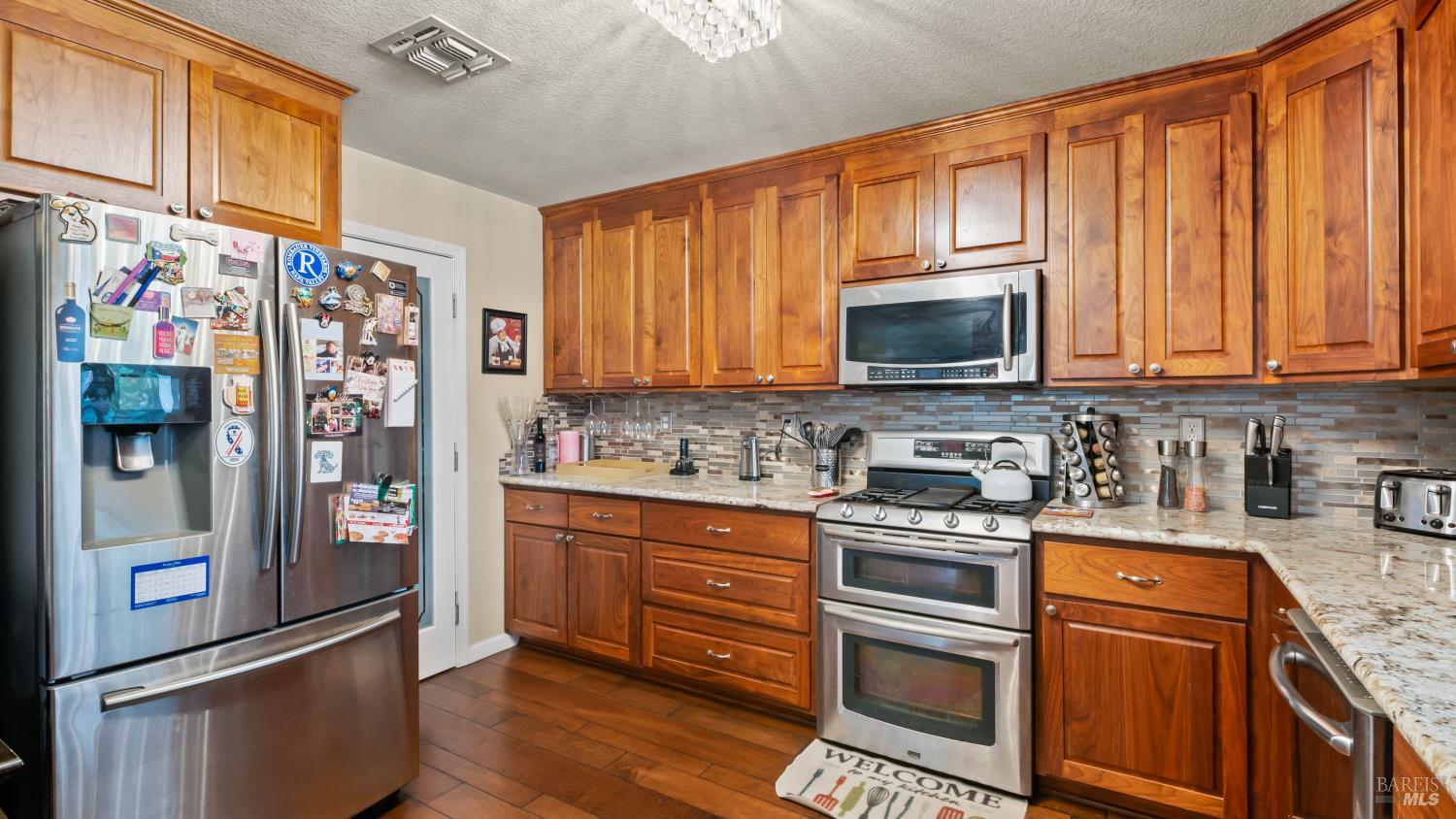 Detail Gallery Image 17 of 51 For 380 Manning Way, Dixon,  CA 95620 - 4 Beds | 2/1 Baths