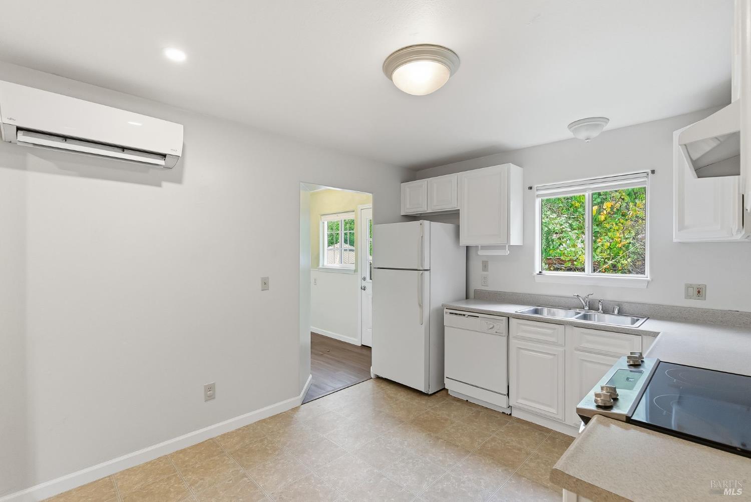 Detail Gallery Image 10 of 41 For 567 San Geronimo Valley Dr, San Geronimo,  CA 94963 - – Beds | – Baths