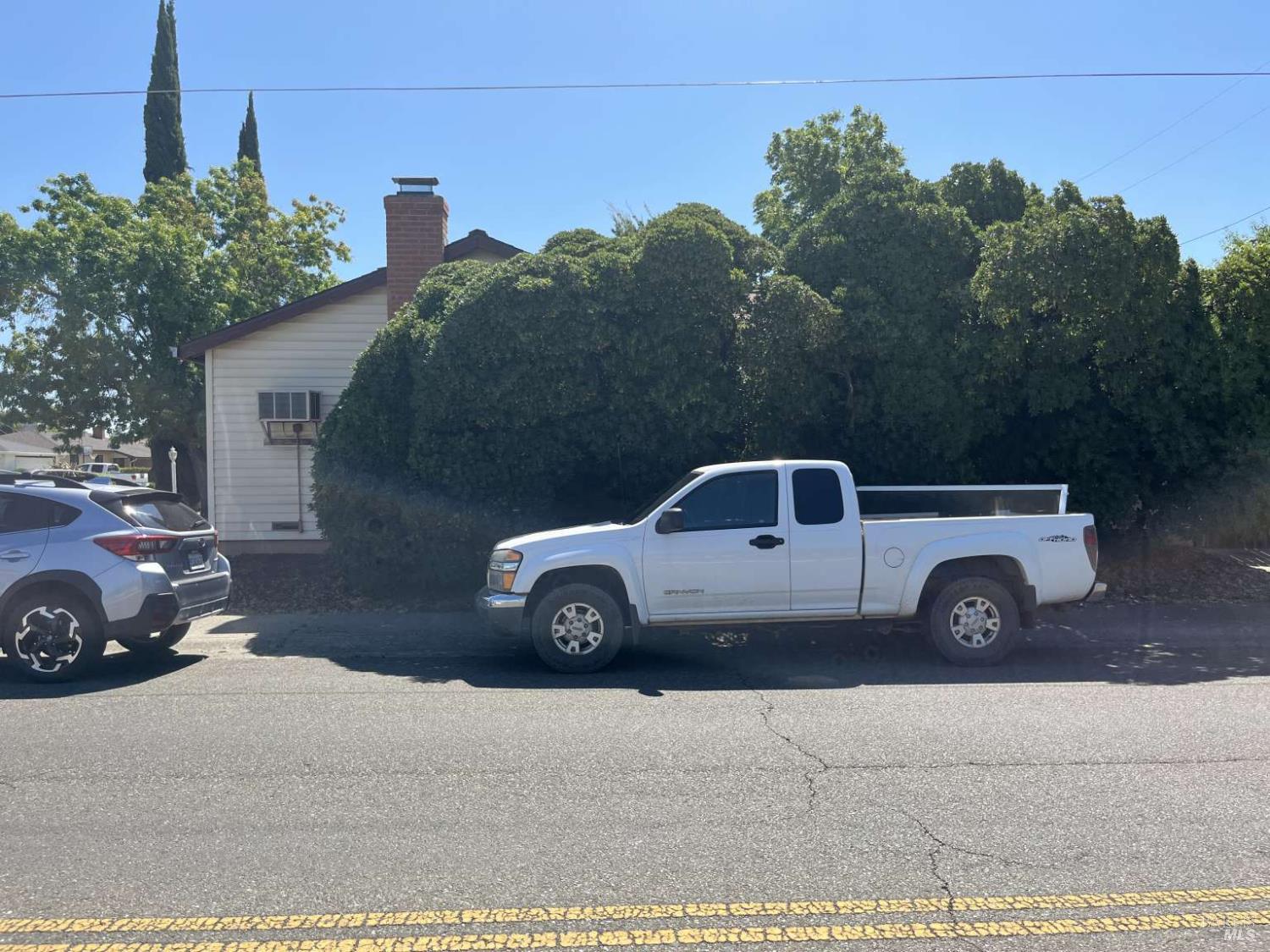 Detail Gallery Image 2 of 23 For 741 W D St, Dixon,  CA 95620 - 4 Beds | 2 Baths