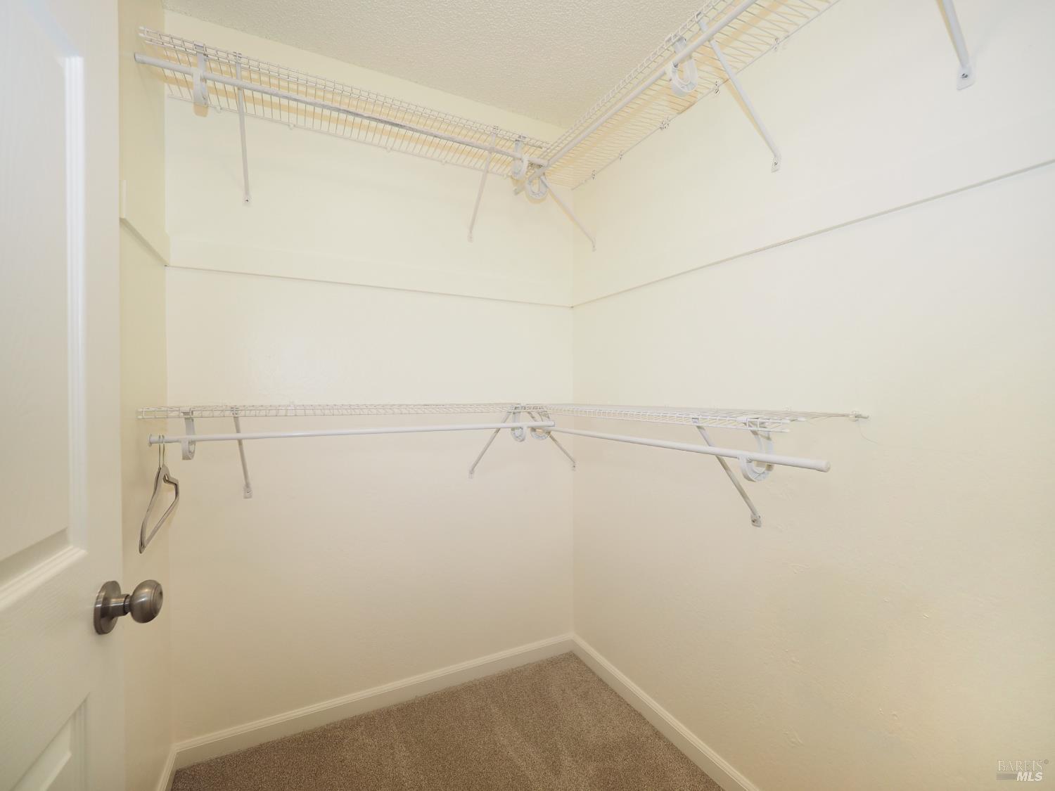 Detail Gallery Image 13 of 30 For 3113 Luna Ct, Santa Rosa,  CA 95405 - 3 Beds | 2/1 Baths