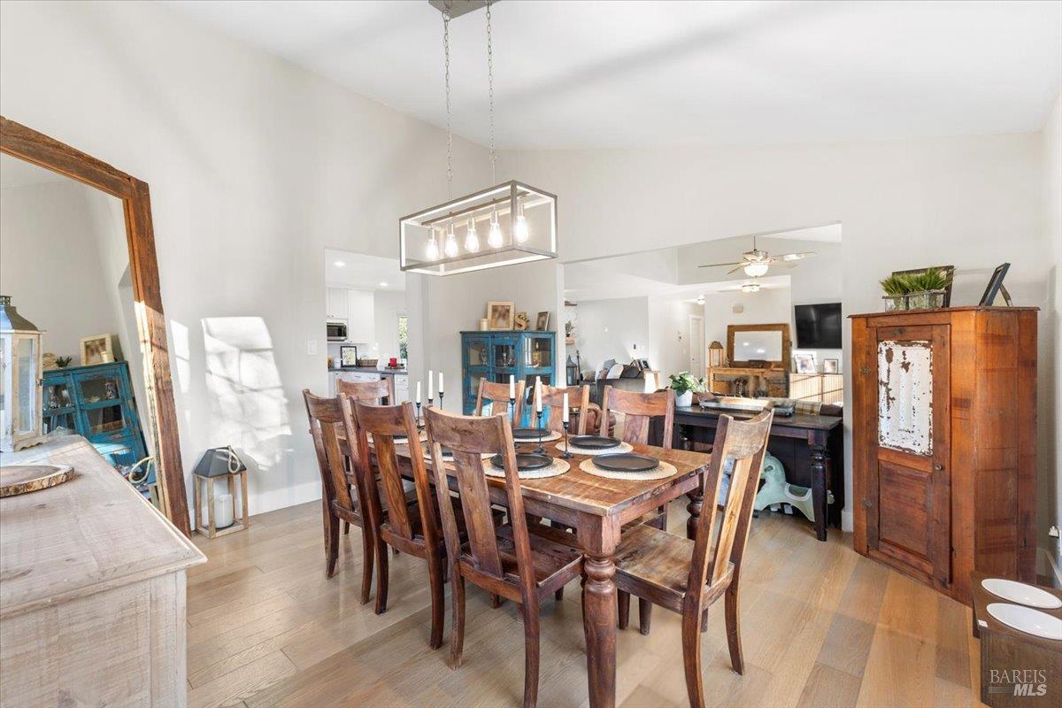 Detail Gallery Image 12 of 48 For 10465 Pelham Dr, Windsor,  CA 95492 - 3 Beds | 2 Baths