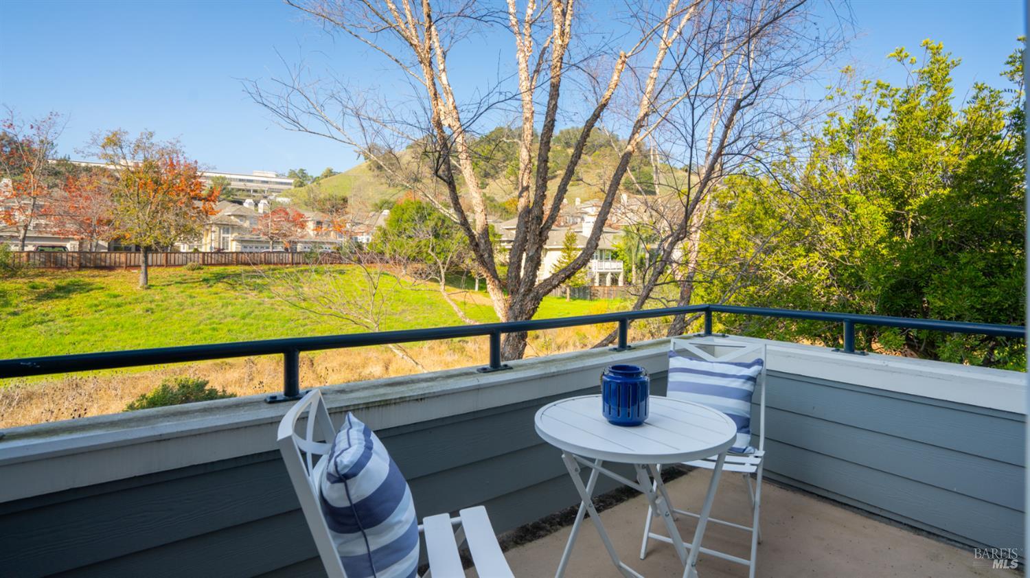 Detail Gallery Image 13 of 30 For 69 Gable Ct, San Rafael,  CA 94903 - 3 Beds | 2 Baths