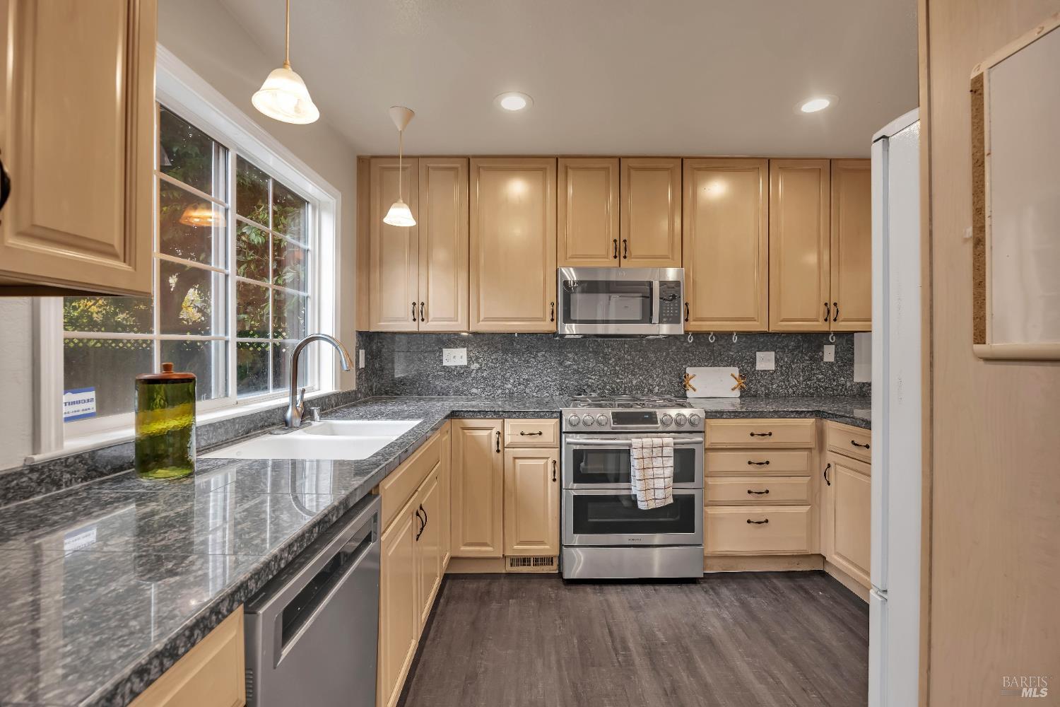 Detail Gallery Image 10 of 25 For 256 Honeydew Dr, Vallejo,  CA 94591 - 3 Beds | 2 Baths