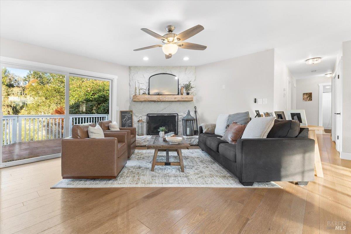 Detail Gallery Image 5 of 48 For 10465 Pelham Dr, Windsor,  CA 95492 - 3 Beds | 2 Baths