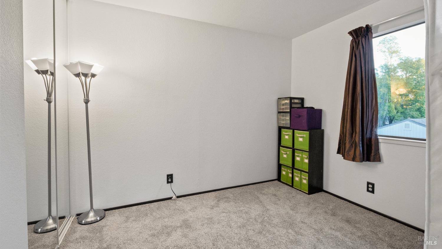 Detail Gallery Image 18 of 25 For 418 Occidental Cir, Santa Rosa,  CA 95401 - 3 Beds | 2/1 Baths