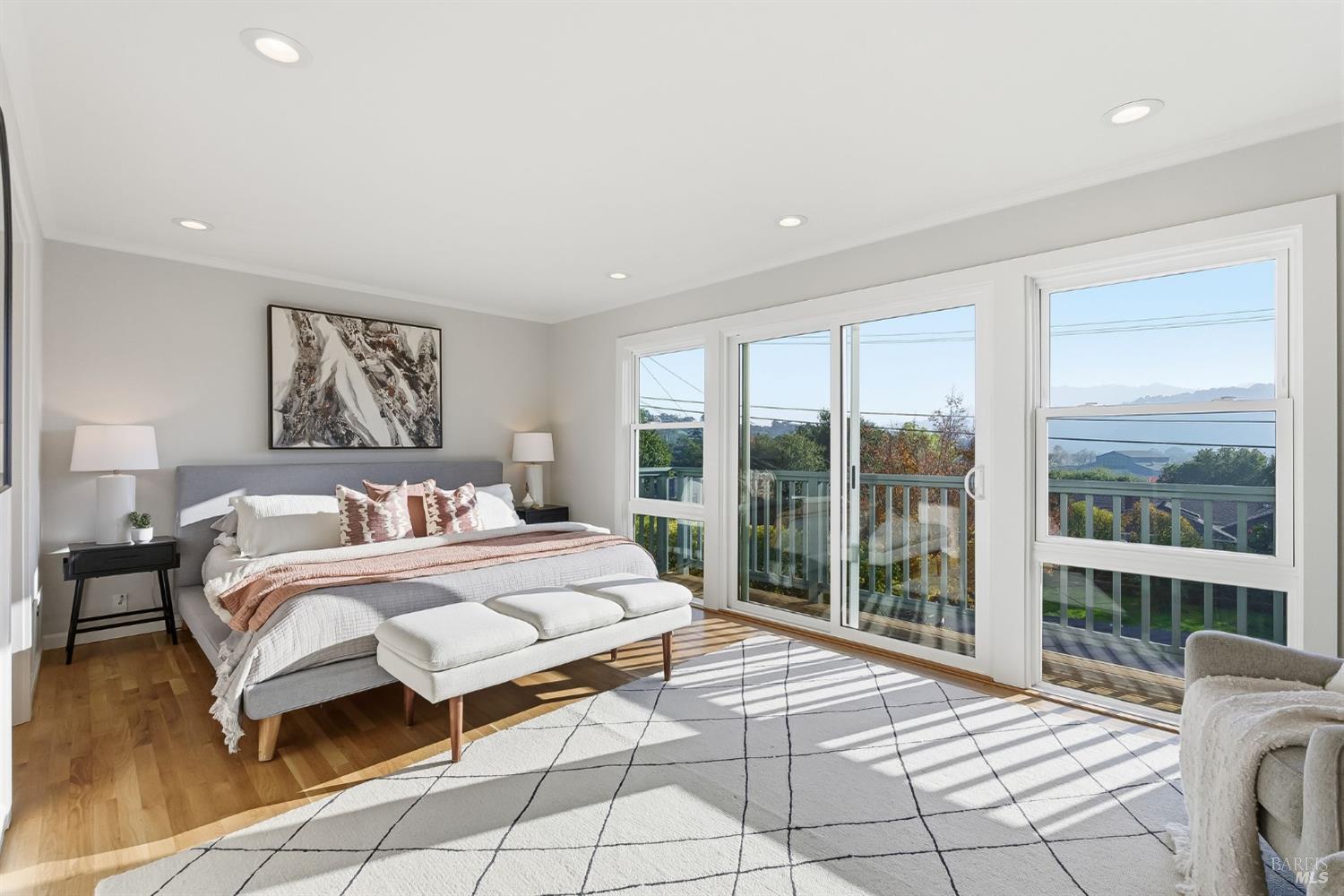 Detail Gallery Image 18 of 28 For 16 Edna Ct, Kentfield,  CA 94904 - 3 Beds | 2/1 Baths