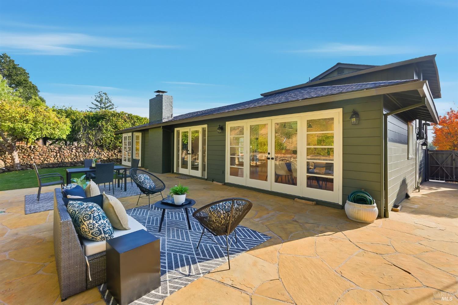 Detail Gallery Image 22 of 28 For 16 Edna Ct, Kentfield,  CA 94904 - 3 Beds | 2/1 Baths