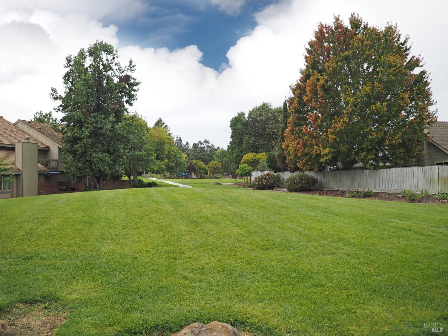 Detail Gallery Image 27 of 30 For 3113 Luna Ct, Santa Rosa,  CA 95405 - 3 Beds | 2/1 Baths