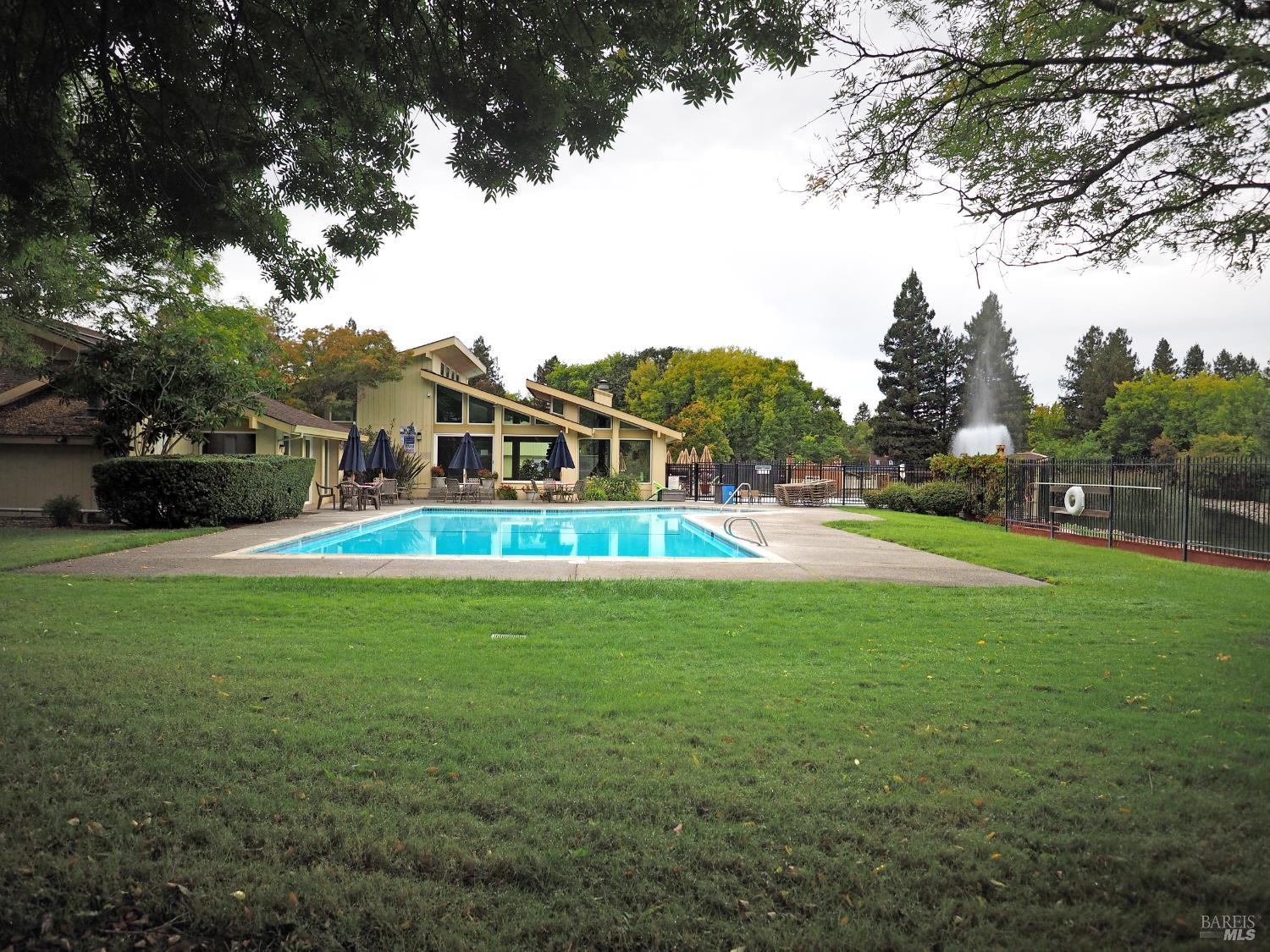 Detail Gallery Image 21 of 30 For 3113 Luna Ct, Santa Rosa,  CA 95405 - 3 Beds | 2/1 Baths