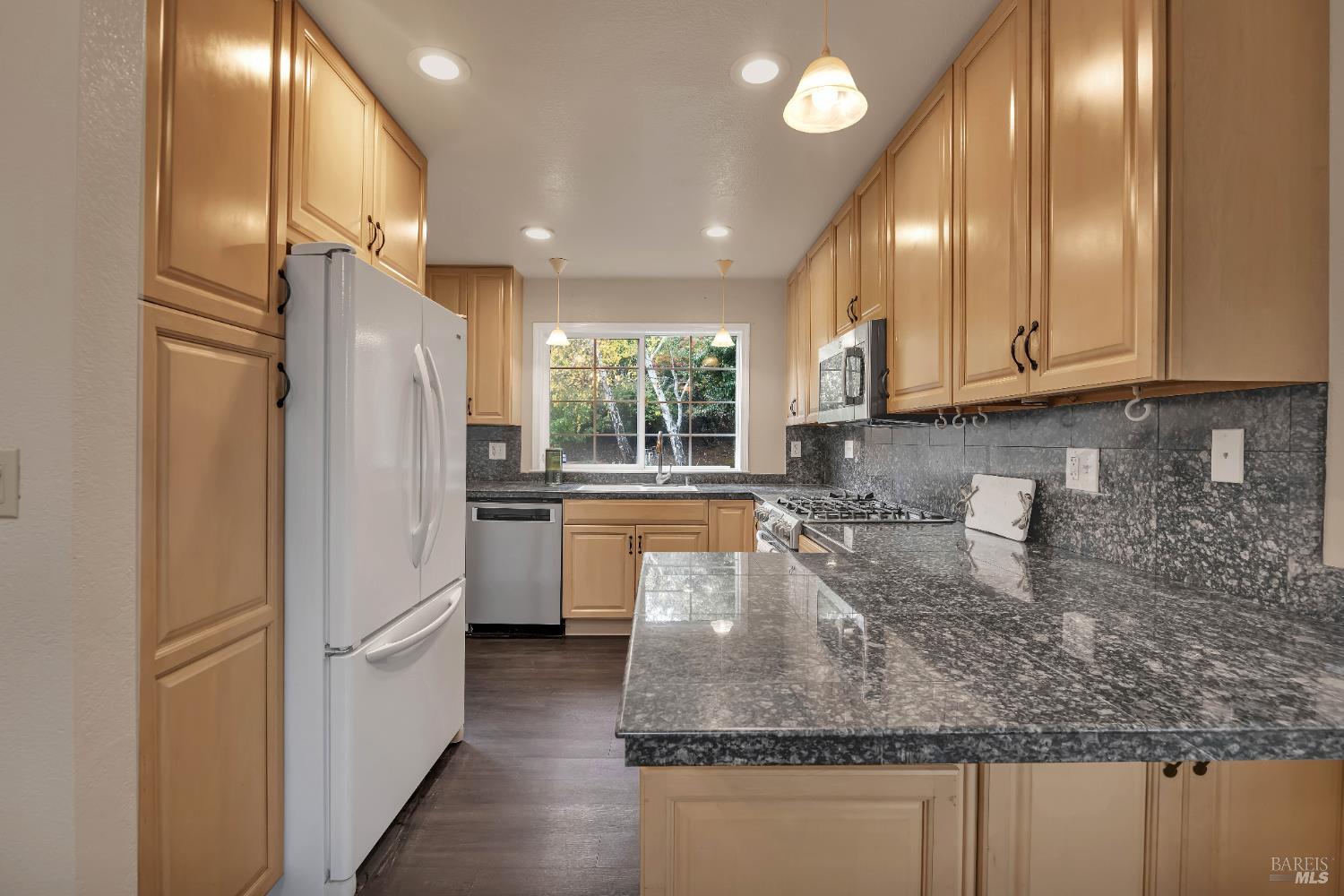 Detail Gallery Image 9 of 25 For 256 Honeydew Dr, Vallejo,  CA 94591 - 3 Beds | 2 Baths