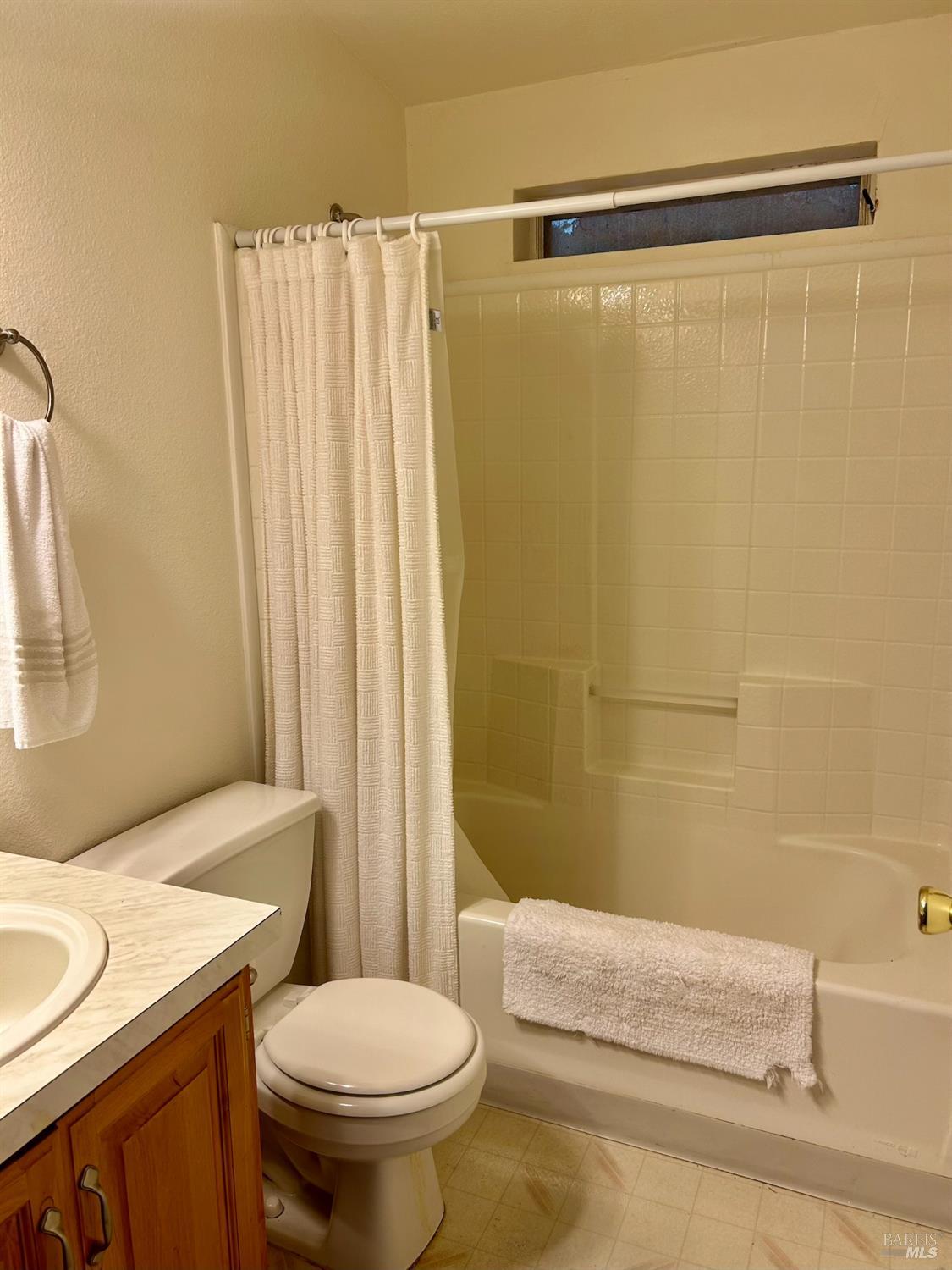 Detail Gallery Image 9 of 23 For 27122 Bear Dr, Willits,  CA 95490 - 3 Beds | 2 Baths