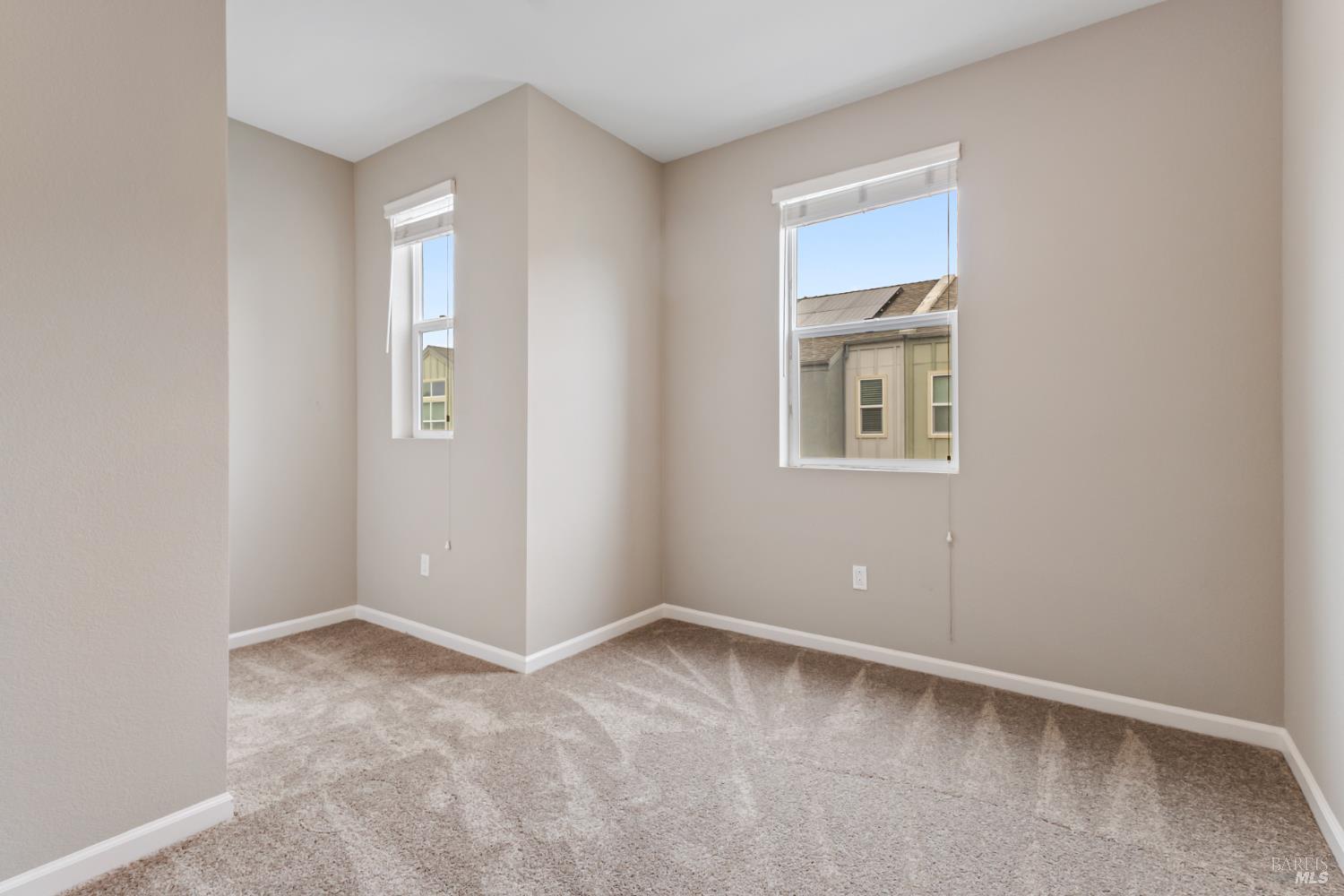 Detail Gallery Image 14 of 21 For 524 Blythewood Pl, Santa Rosa,  CA 95407 - 4 Beds | 2/1 Baths