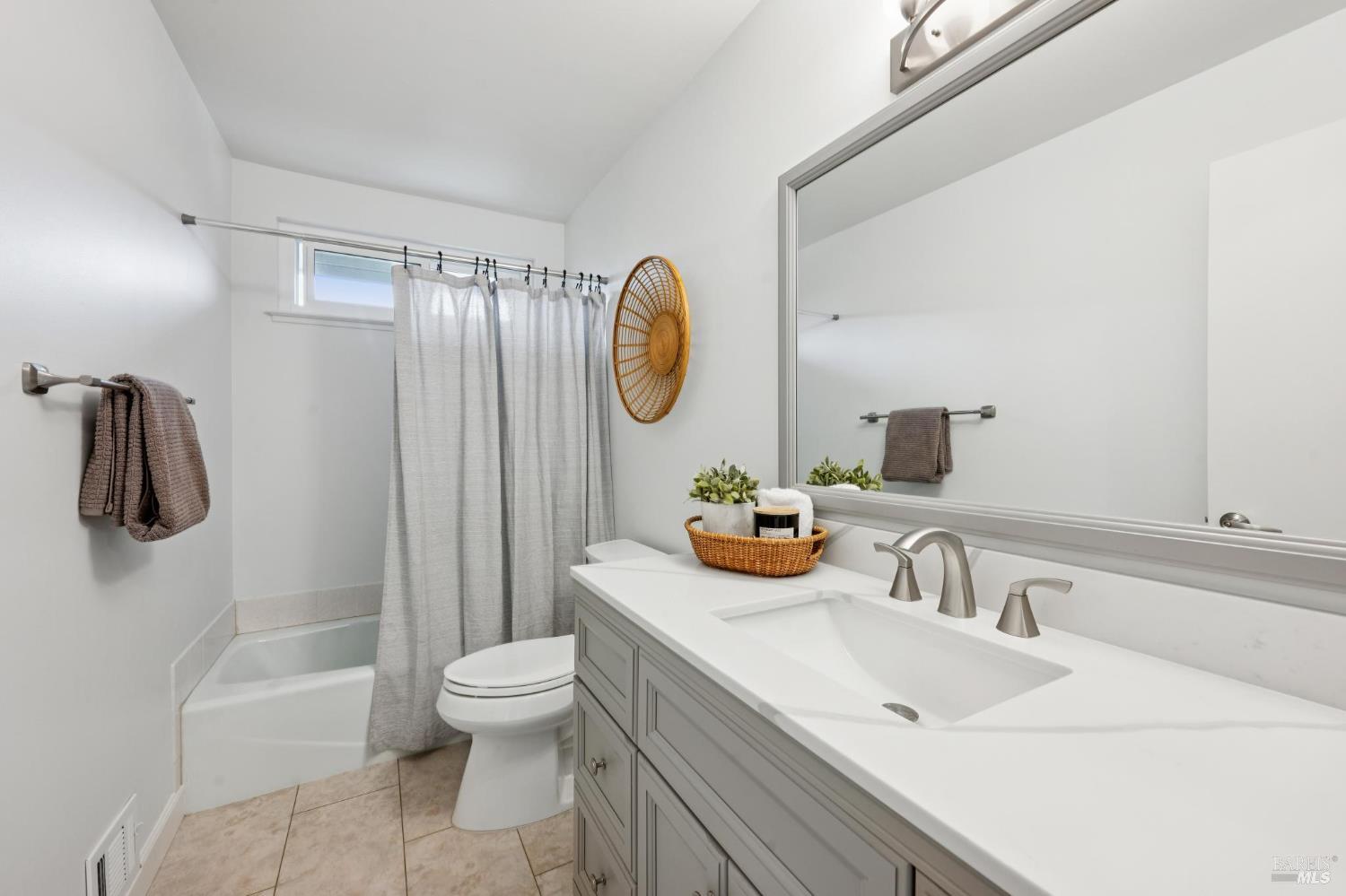 Detail Gallery Image 25 of 41 For 6550 Meadowridge Dr, Santa Rosa,  CA 95409 - 2 Beds | 2 Baths