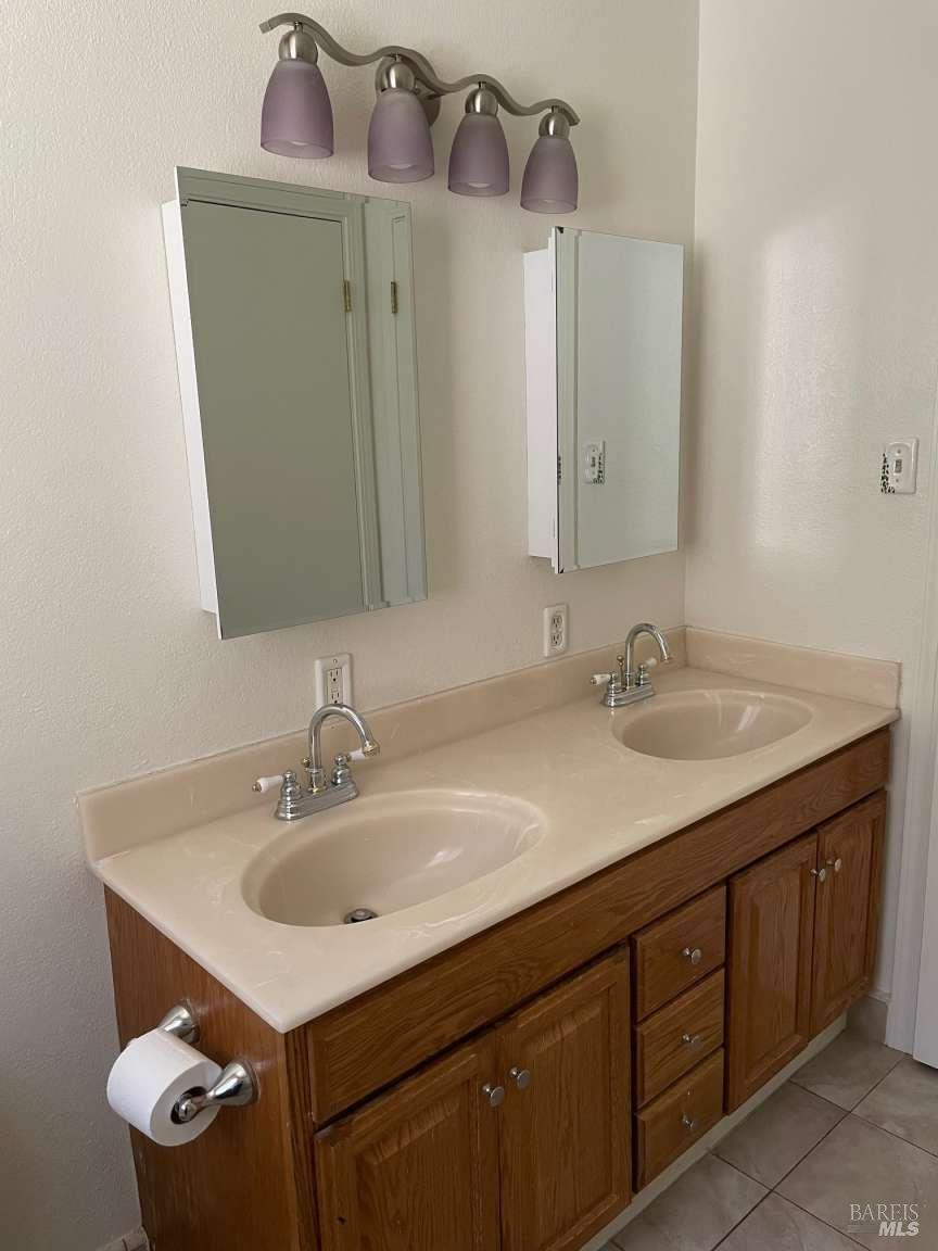 Detail Gallery Image 20 of 23 For 741 W D St, Dixon,  CA 95620 - 4 Beds | 2 Baths