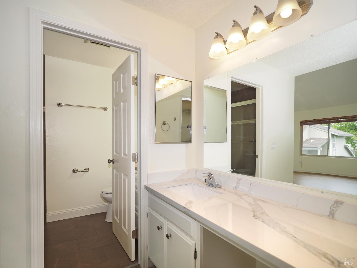 Detail Gallery Image 11 of 30 For 3113 Luna Ct, Santa Rosa,  CA 95405 - 3 Beds | 2/1 Baths