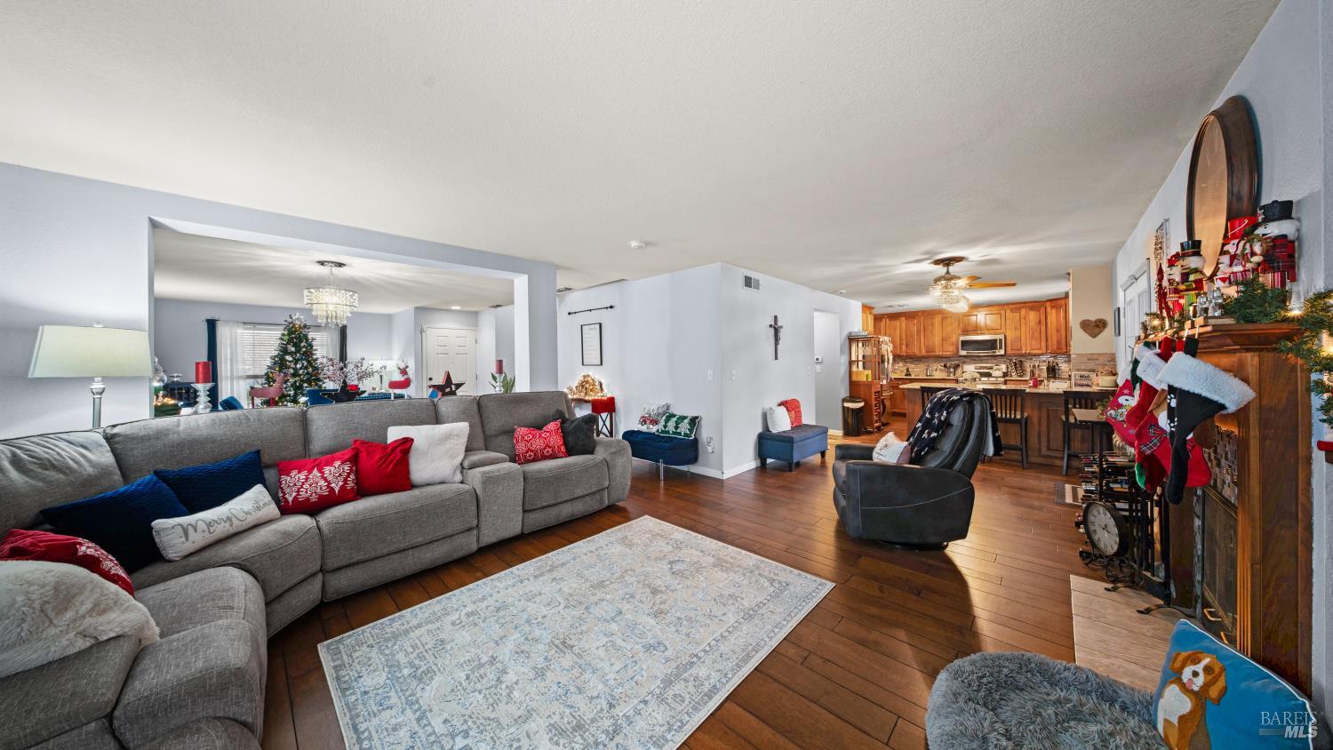 Detail Gallery Image 13 of 51 For 380 Manning Way, Dixon,  CA 95620 - 4 Beds | 2/1 Baths