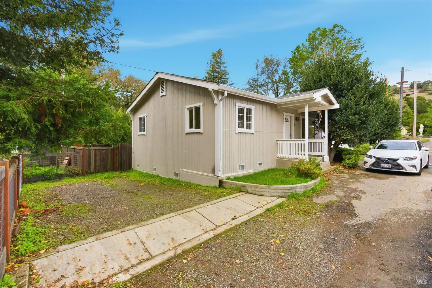 Detail Gallery Image 3 of 41 For 567 San Geronimo Valley Dr, San Geronimo,  CA 94963 - – Beds | – Baths