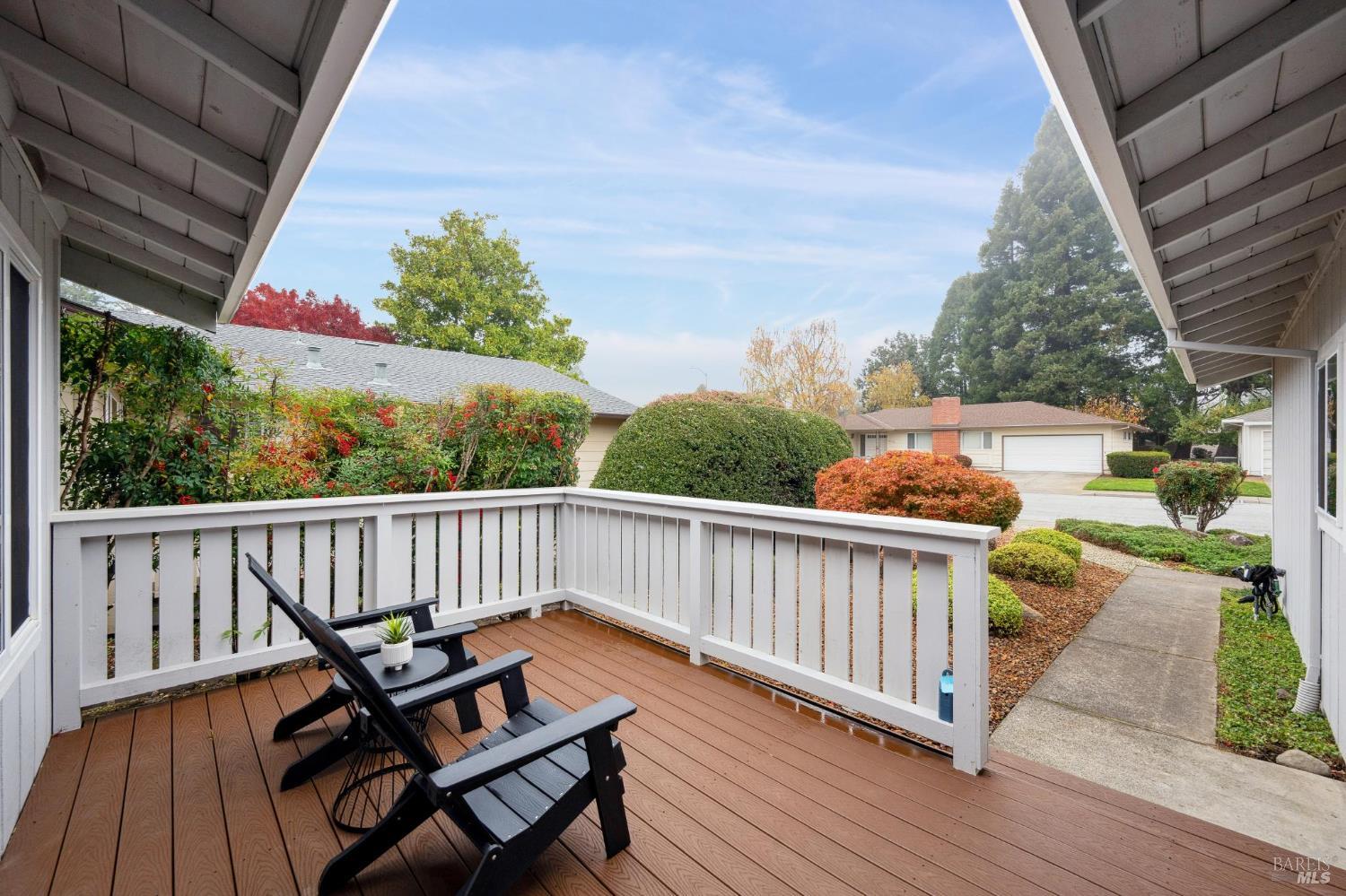 Detail Gallery Image 2 of 41 For 6550 Meadowridge Dr, Santa Rosa,  CA 95409 - 2 Beds | 2 Baths