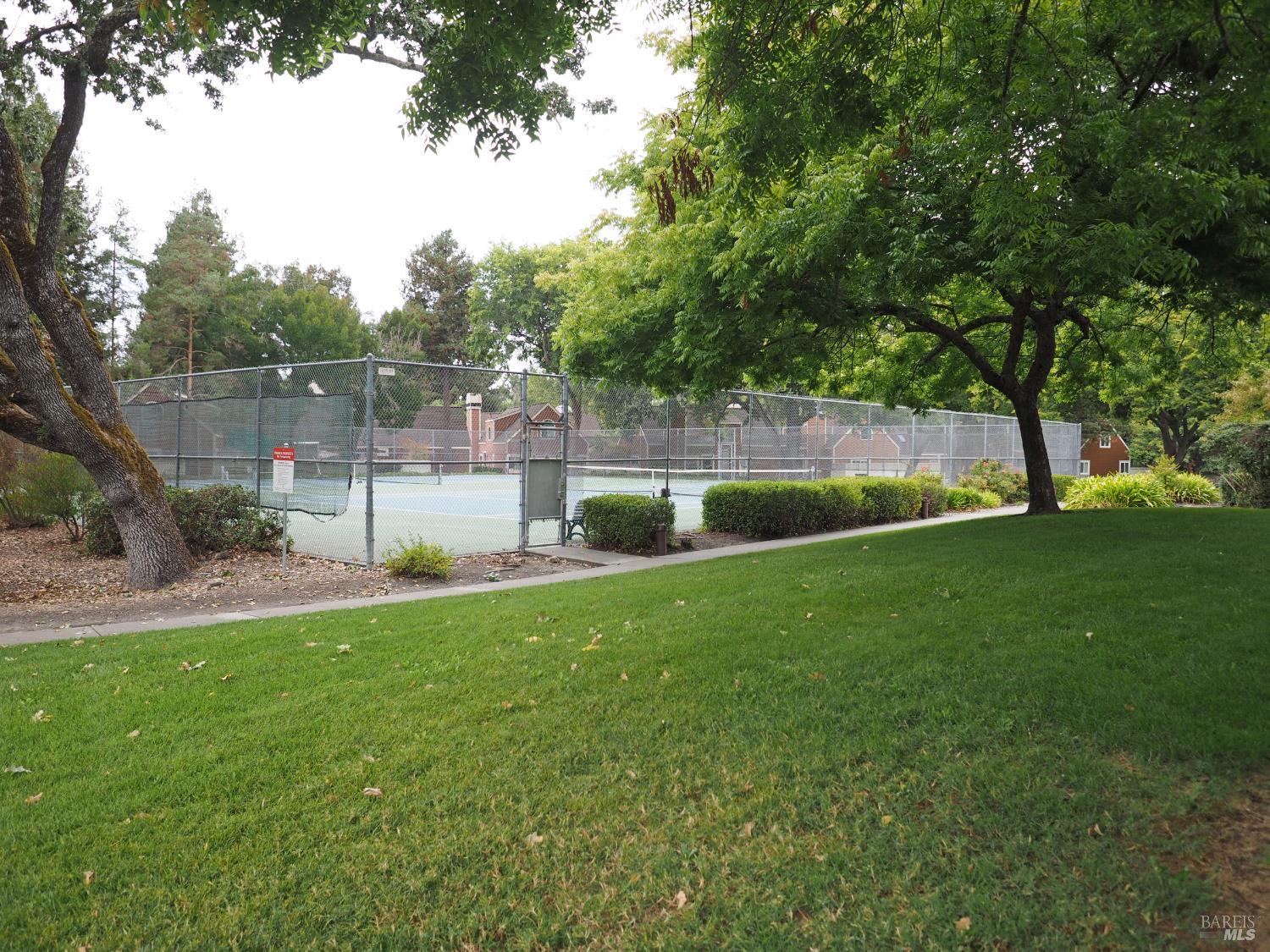 Detail Gallery Image 24 of 30 For 3113 Luna Ct, Santa Rosa,  CA 95405 - 3 Beds | 2/1 Baths