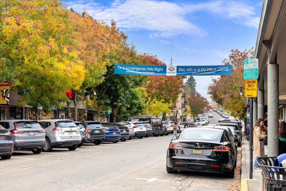 Detail Gallery Image 19 of 21 For 716 Keller Ct, Petaluma,  CA 94952 - 2 Beds | 2/1 Baths