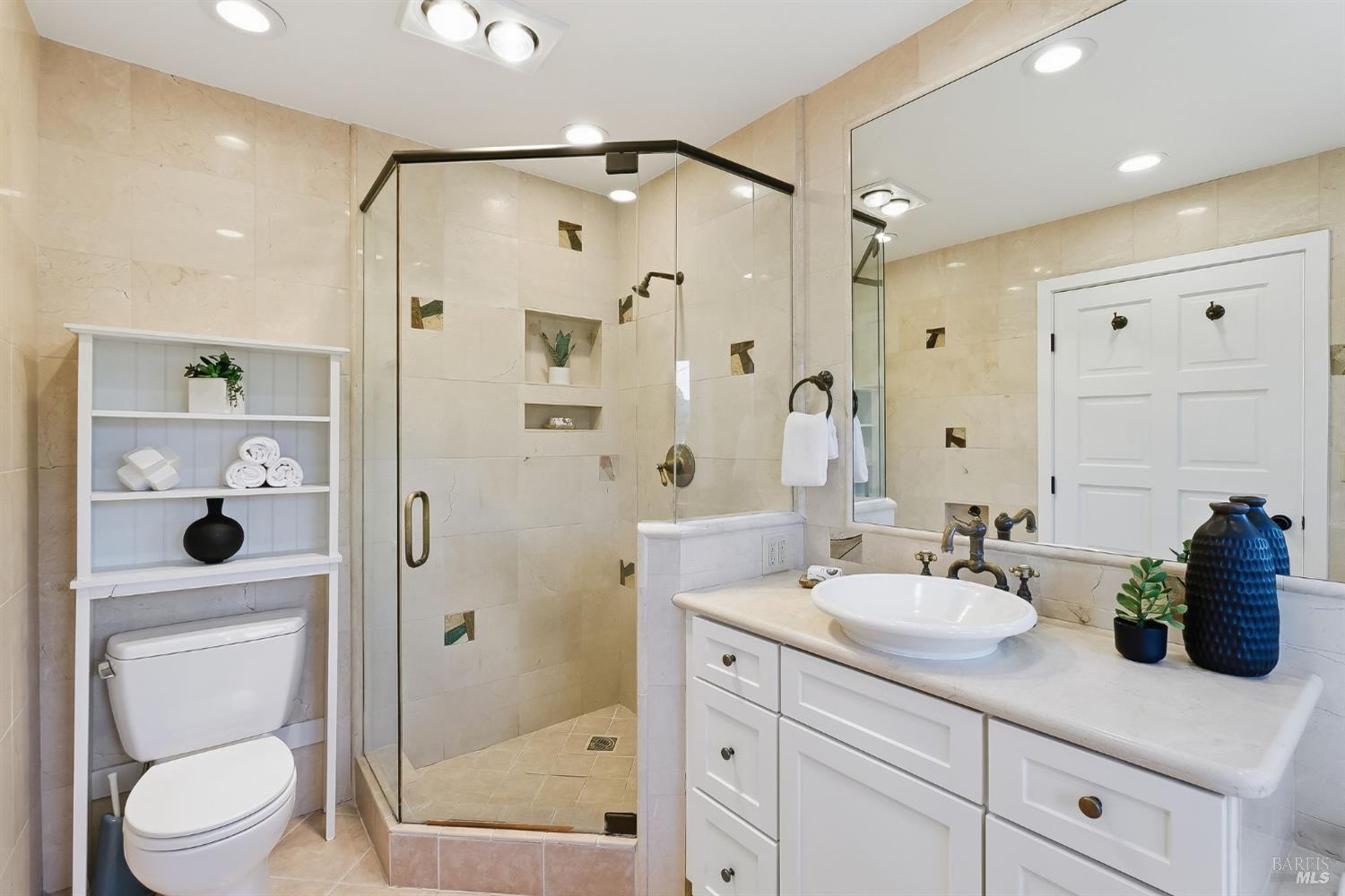 Detail Gallery Image 20 of 28 For 16 Edna Ct, Kentfield,  CA 94904 - 3 Beds | 2/1 Baths