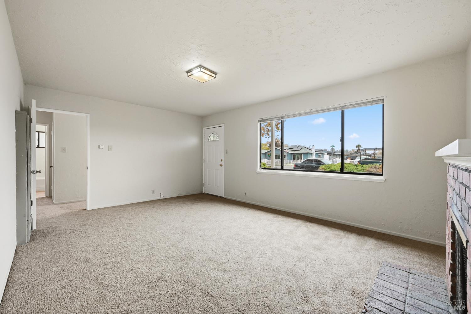 Detail Gallery Image 7 of 29 For 1321 Mcneil Ave, Petaluma,  CA 94954 - 3 Beds | 1 Baths