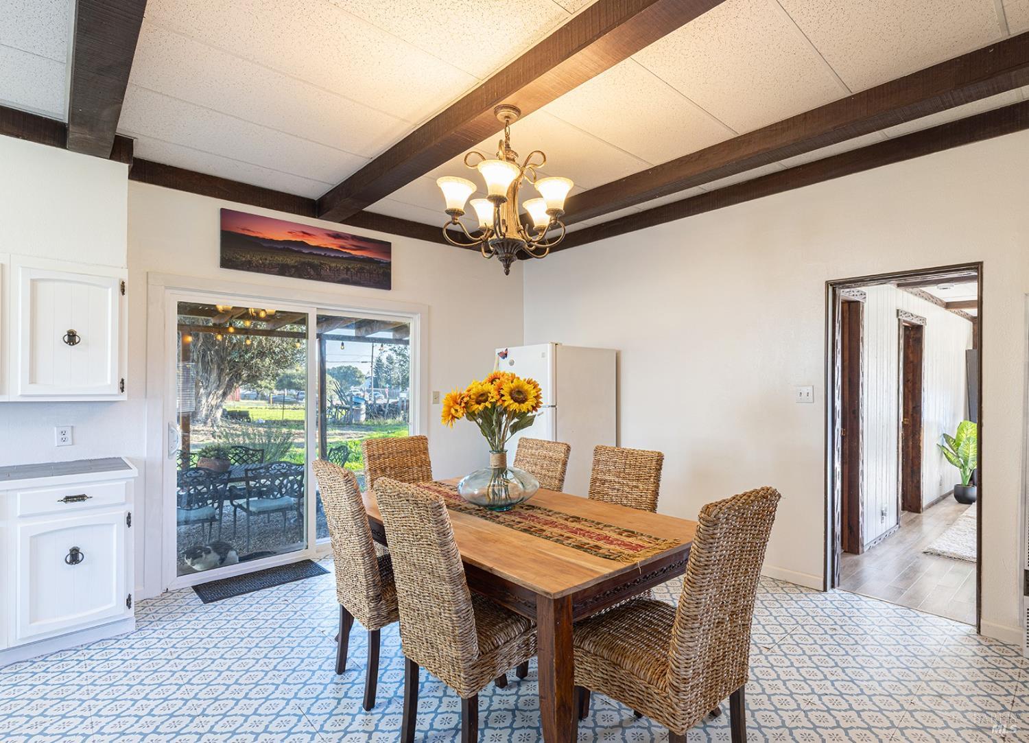 Detail Gallery Image 14 of 47 For 710 Old Adobe Rd, Petaluma,  CA 94954 - 3 Beds | 1/1 Baths