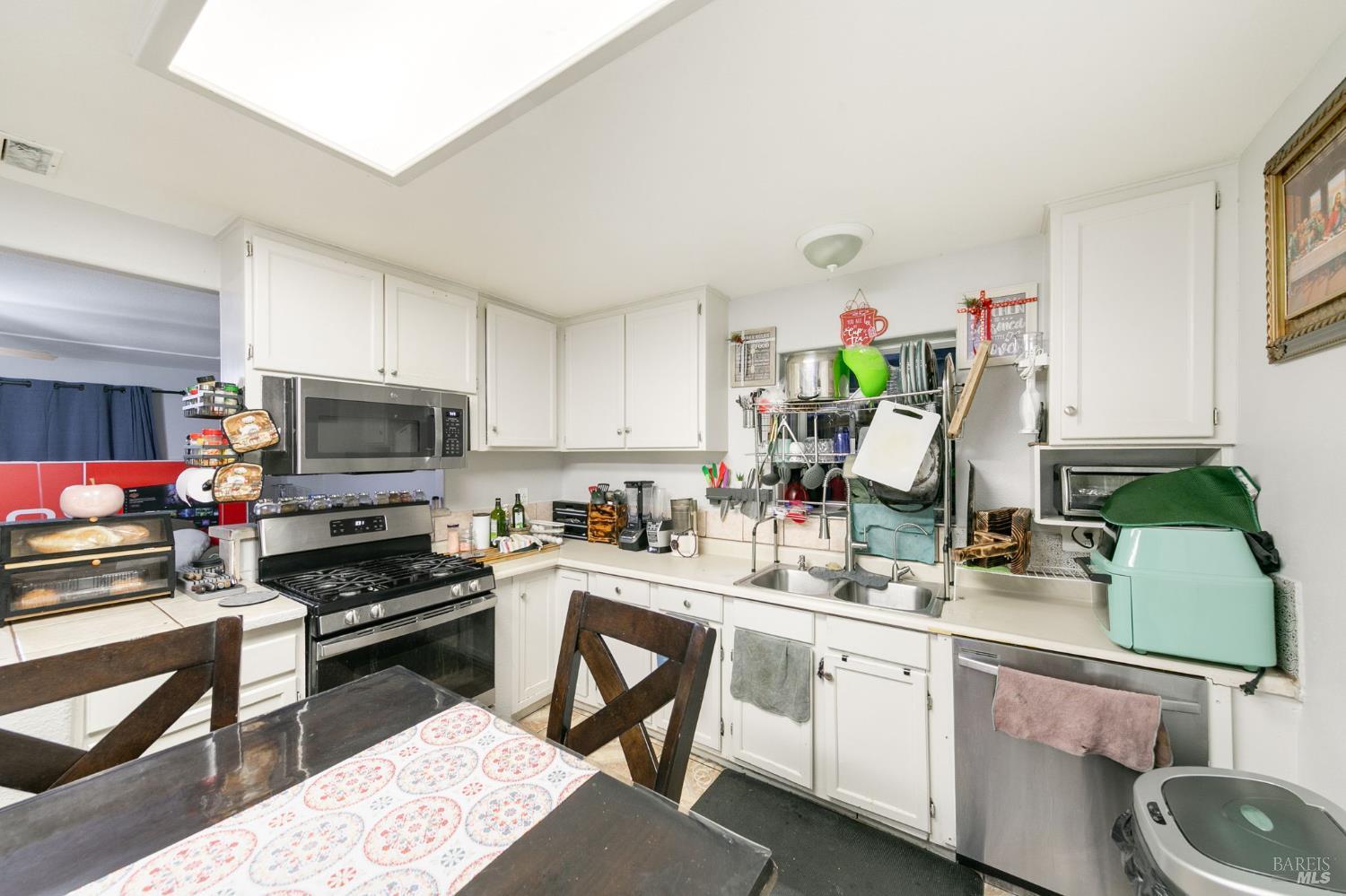 Detail Gallery Image 9 of 33 For 450 Priddy Dr, Dixon,  CA 95620 - 4 Beds | 2 Baths