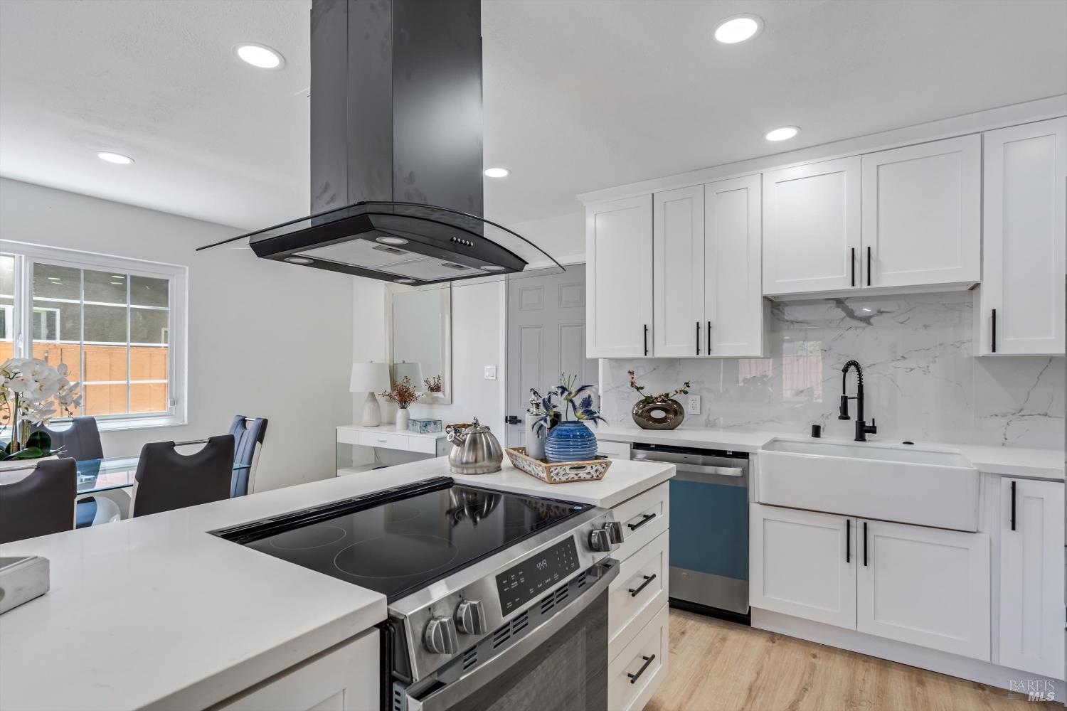 Detail Gallery Image 7 of 22 For 2117 Elliott Dr, American Canyon,  CA 94503 - 4 Beds | 2 Baths