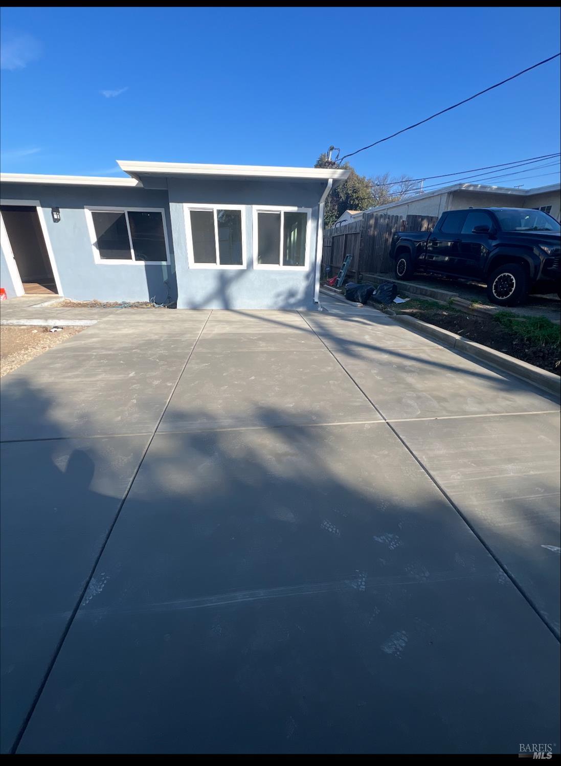 Front Image Thumbnail for BA325102411