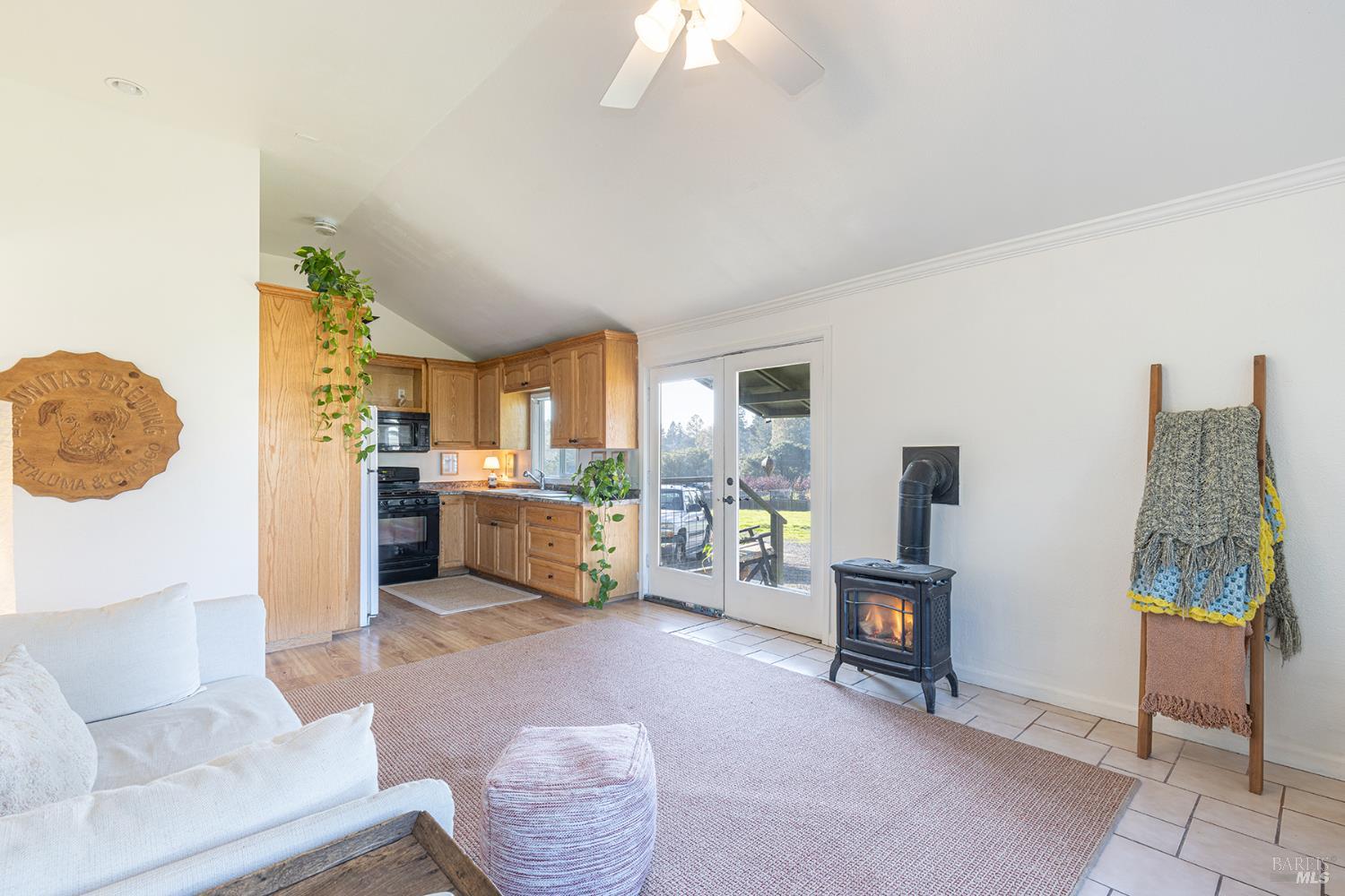 Detail Gallery Image 23 of 47 For 710 Old Adobe Rd, Petaluma,  CA 94954 - 3 Beds | 1/1 Baths