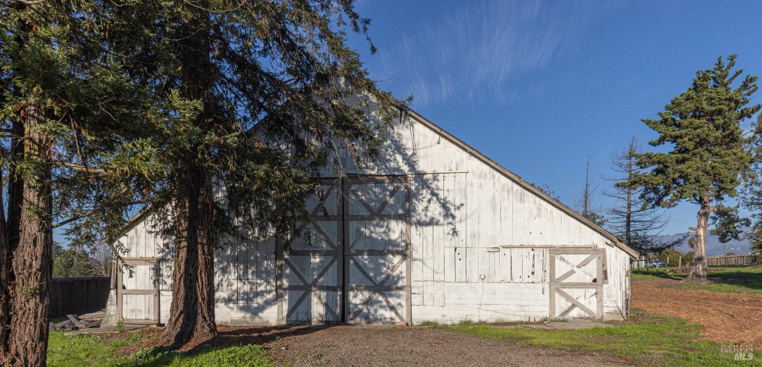 Detail Gallery Image 39 of 47 For 710 Old Adobe Rd, Petaluma,  CA 94954 - 3 Beds | 1/1 Baths