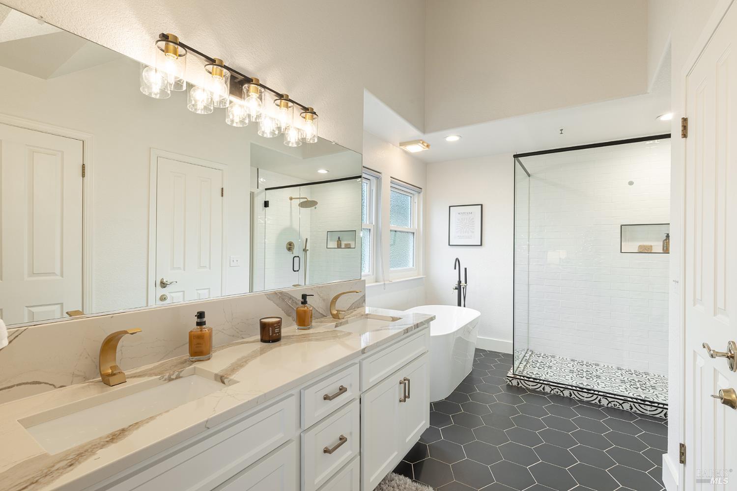 Detail Gallery Image 14 of 45 For 26 Clement Ct, Napa,  CA 94558 - 3 Beds | 2/1 Baths
