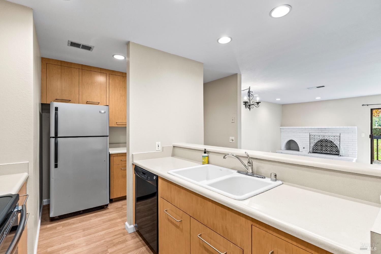 Detail Gallery Image 4 of 35 For 141 Vineyard Cir, Yountville,  CA 94599 - 2 Beds | 2 Baths