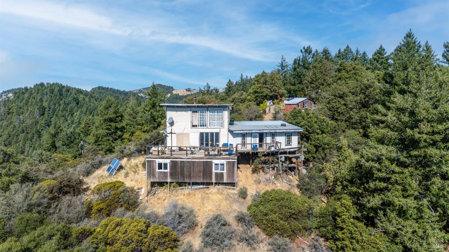 Detail Gallery Image 2 of 12 For 51950 Stivers Rd, Laytonville,  CA 95454 - 2 Beds | 1 Baths