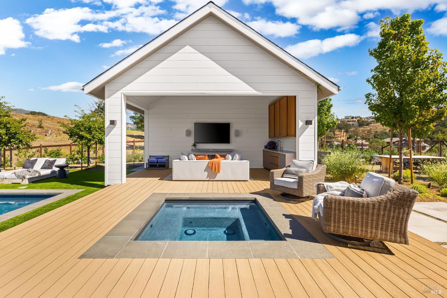 Detail Gallery Image 43 of 98 For 987 Mark West Springs Rd, Santa Rosa,  CA 95404 - 4 Beds | 4/4 Baths