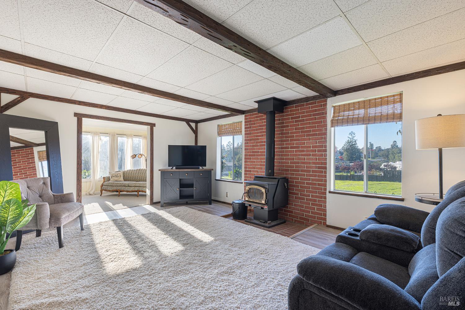 Detail Gallery Image 2 of 47 For 710 Old Adobe Rd, Petaluma,  CA 94954 - 3 Beds | 1/1 Baths