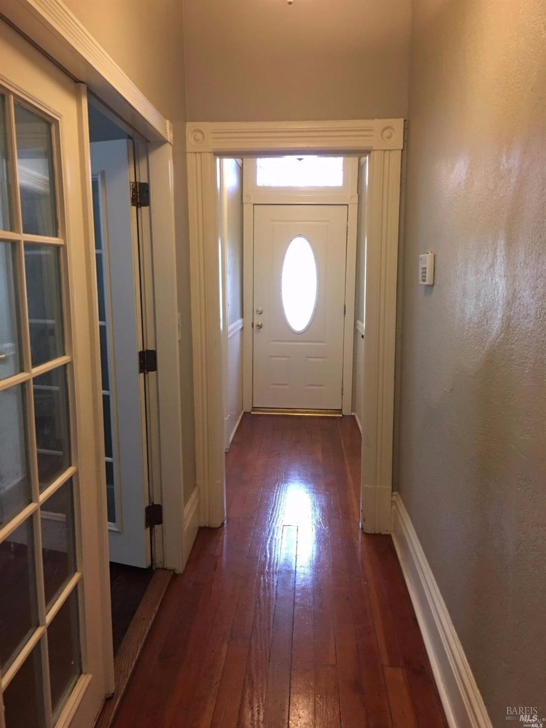 Detail Gallery Image 3 of 7 For 918 Alameda St, Vallejo,  CA 94590 - 2 Beds | 1 Baths