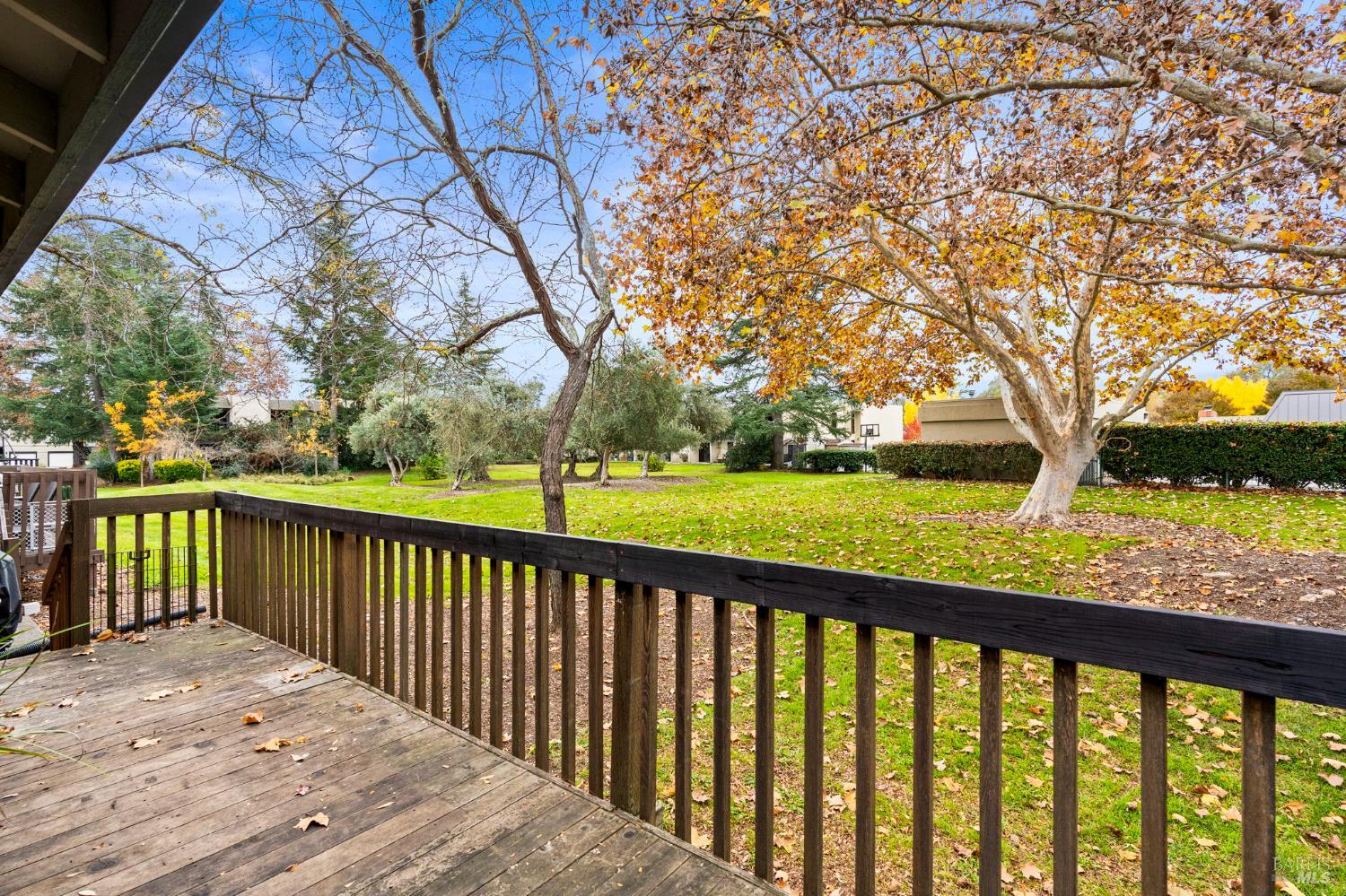 Detail Gallery Image 2 of 35 For 141 Vineyard Cir, Yountville,  CA 94599 - 2 Beds | 2 Baths