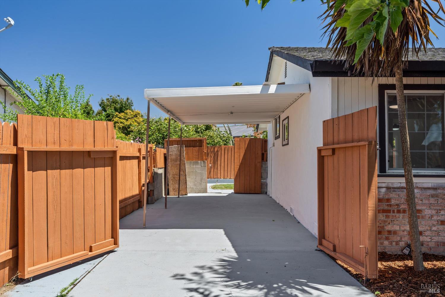 Detail Gallery Image 15 of 22 For 2117 Elliott Dr, American Canyon,  CA 94503 - 4 Beds | 2 Baths