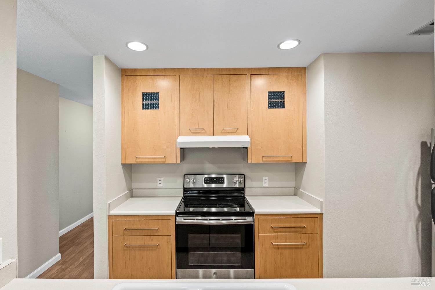 Detail Gallery Image 6 of 35 For 141 Vineyard Cir, Yountville,  CA 94599 - 2 Beds | 2 Baths